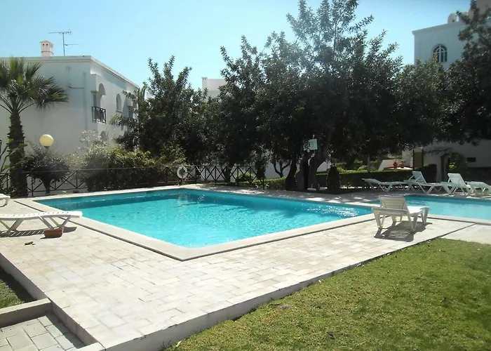 Garden Golf And Sunny Apartment