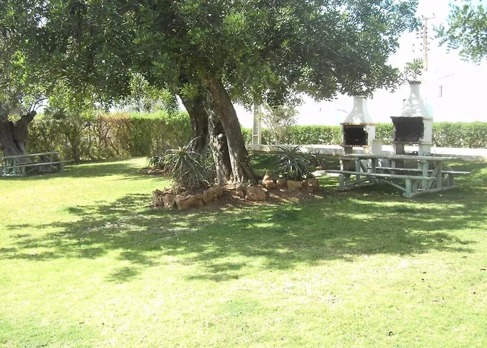 Garden Golf And Sunny 塔维拉